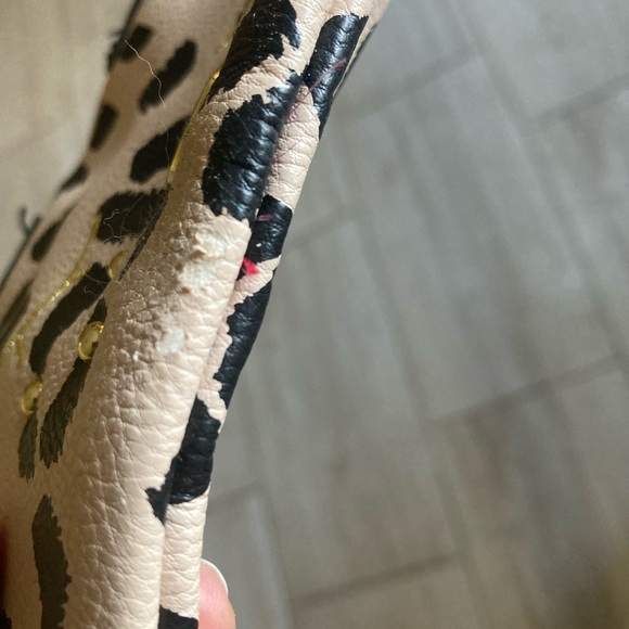 2 for $15 Betsey Johnson cell phone holder - Picture 4 of 4